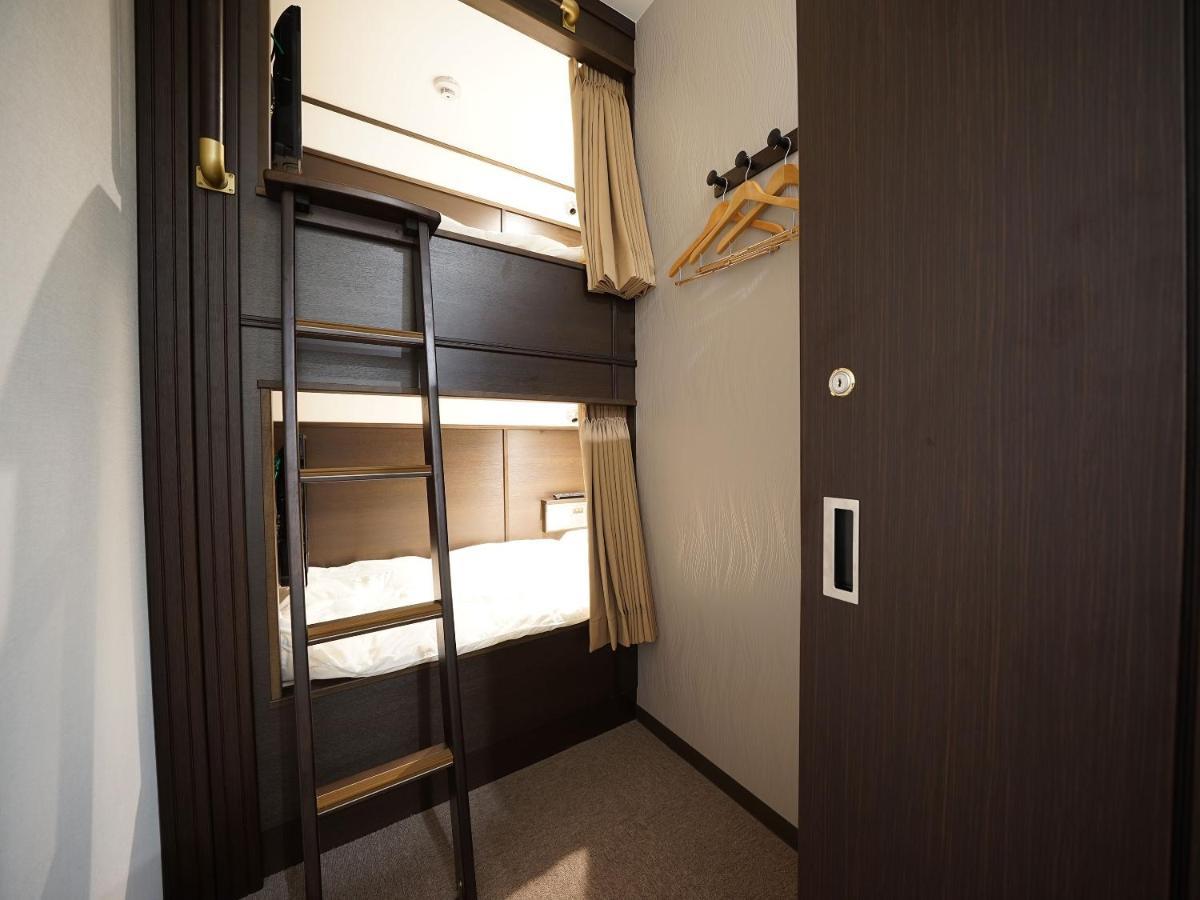 Wellcabin Tenjin - Male Only Fukuoka  Exterior foto
